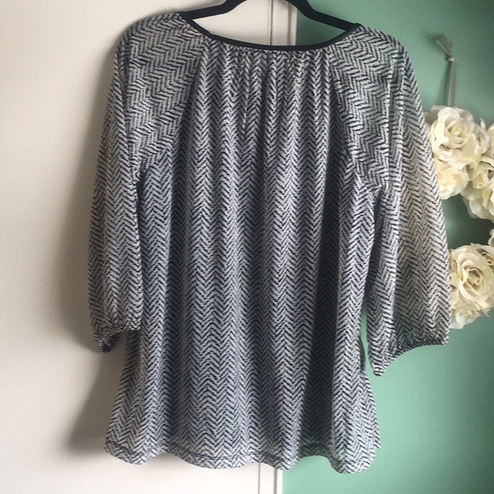 Blouse - Picture 2 of 5